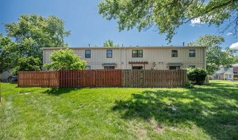 2370 Hidden Meadow Ln, Ballwin, MO 63021
