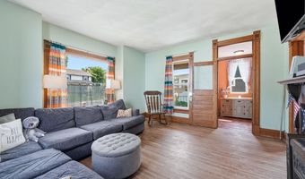 329 W 5th St, Auburn, IN 46706