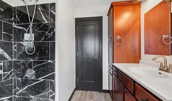 203 E 4th St, Anamosa, IA 52205