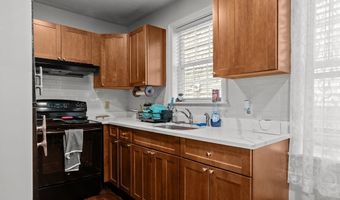 12 Callender Ave, Newport, RI 02840