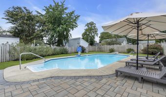 854 Main St, Belford, NJ 07718