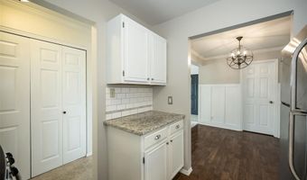 1445 Whispering Creek Dr E, Ballwin, MO 63021