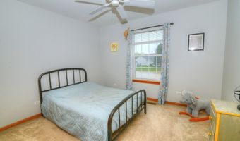 908 Mocking Bird Dr, Antioch, IL 60002