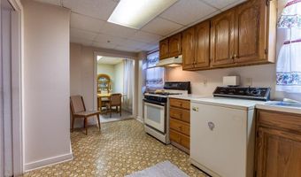 17 Warner St, Newport, RI 02840