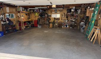1711 S Lloyd St, Aberdeen, SD 57401