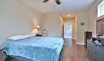 222 N Sunset Ln, Addison, IL 60101