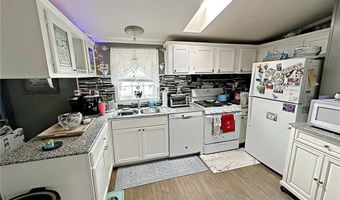 15 East Dr, East Providence, RI 02916