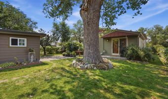 207 8th Ave, Belle Fourche, SD 57717