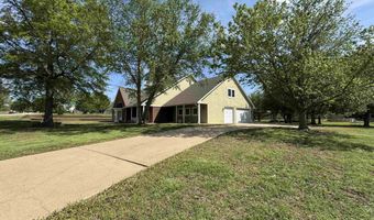 1923 Eastridge Dr, Arkansas City, KS 67005