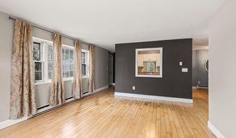 733 W Main St G, Barnstable, MA 02630