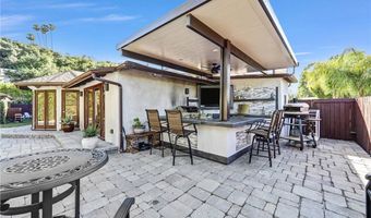 4060 Harclare Ln, Encino, CA 91436