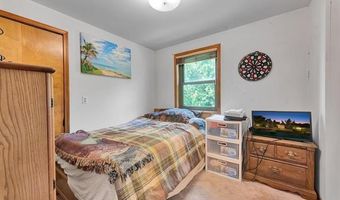 429 Edgewater Dr, Algonac, MI 48001