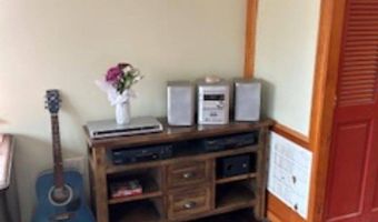 20 Monument Rd, Abbot, ME 04406