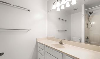 6940 FAIRFAX Dr 200, Arlington, VA 22213