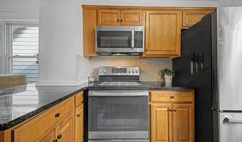 15596 Thomas Ave, Allen Park, MI 48101