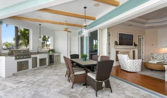625 BALIBAY Rd, Apollo Beach, FL 33572