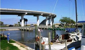 160 Ave C, Apalachicola, FL 32320