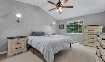 514 Great Hill Dr, Ballwin, MO 63021