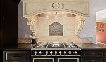 5920 Colodny Dr, Agoura Hills, CA 91301