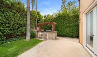15850 Seville Ln, Encino, CA 91436