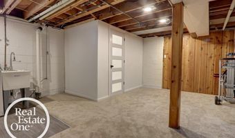 15560 Mclain Ave, Allen Park, MI 48101