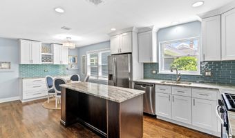 15 E Fairview St, Arlington Heights, IL 60005