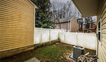170 Windcroft Ln, Acworth, GA 30101