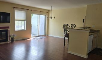 1004 Pinnacle Way 1004, Danbury, CT 06811