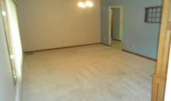 303 S 2nd Ln, Abbotsford, WI 54405