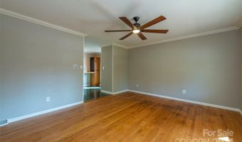 6 Eva Cir, Asheville, NC 28806