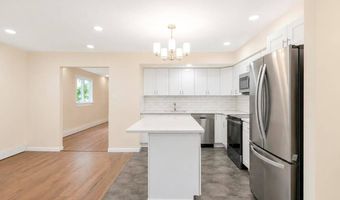 41 Madison Ave, Amityville, NY 11701