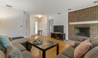 27 Adams Rd, Bloomfield, CT 06002