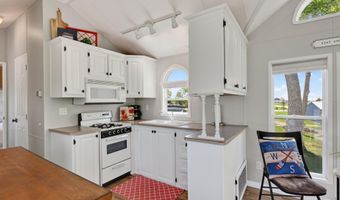 633 Cihlars Point Cir SW, Alexandria, MN 56308