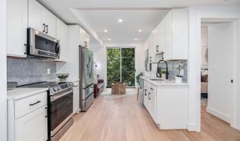 2601 30TH St NE 11, Washington, DC 20018
