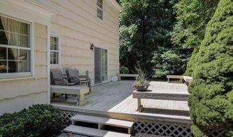 11 Lyon Rd, Middletown, NJ 07748