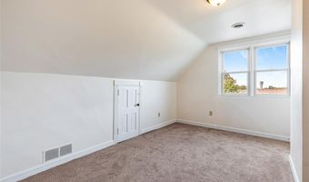 55 Hunter Ave, Newport, RI 02840