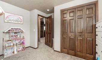 205 S Sunshine Ave, Brandon, SD 57005