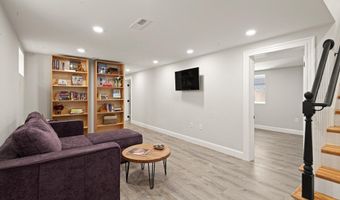 86 Chandler St 86, Arlington, MA 02474