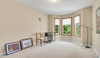 1250 Woodsview Dr, Akron, OH 44313