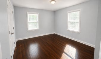 180 Dupont Pl, Bridgeport, CT 06611