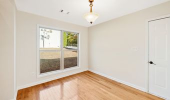 738 York View Dr, Auburn, GA 30011