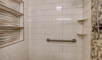 15 Brookridge Dr, Avon, CT 06001