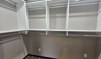1507 Squire Ln, Aberdeen, SD 57401