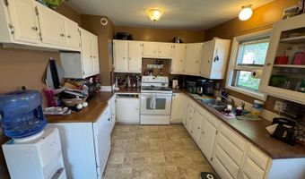 216 4th St E, Bottineau, ND 58318