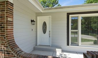 893 Oklahoma Ave, Ballwin, MO 63021