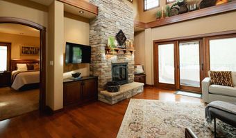 4114 Cochrane Pkwy, Ames, IA 50014
