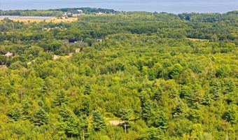 27 Bowling Green Ln, Belfast, ME 04915