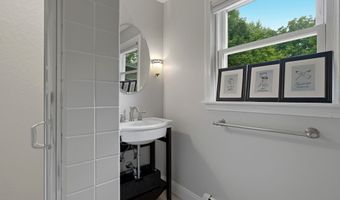 11 Wendover Way, Bedford, NH 03110