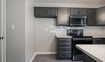 2924 Coles Creek Ln, Indianapolis, IN 46217