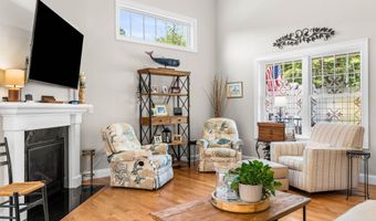 39 Pineview Dr, Candia, NH 03034